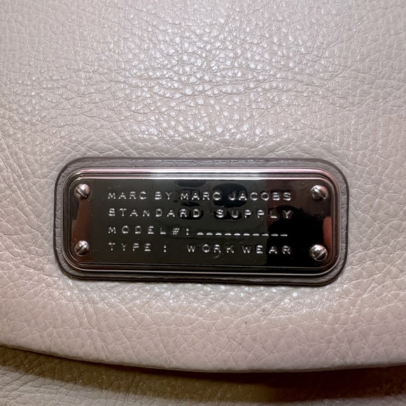 Marc by Marc Jacobs New Q Lil Ukita Leather Crossbody, very very good condition - Picture 4 of 16